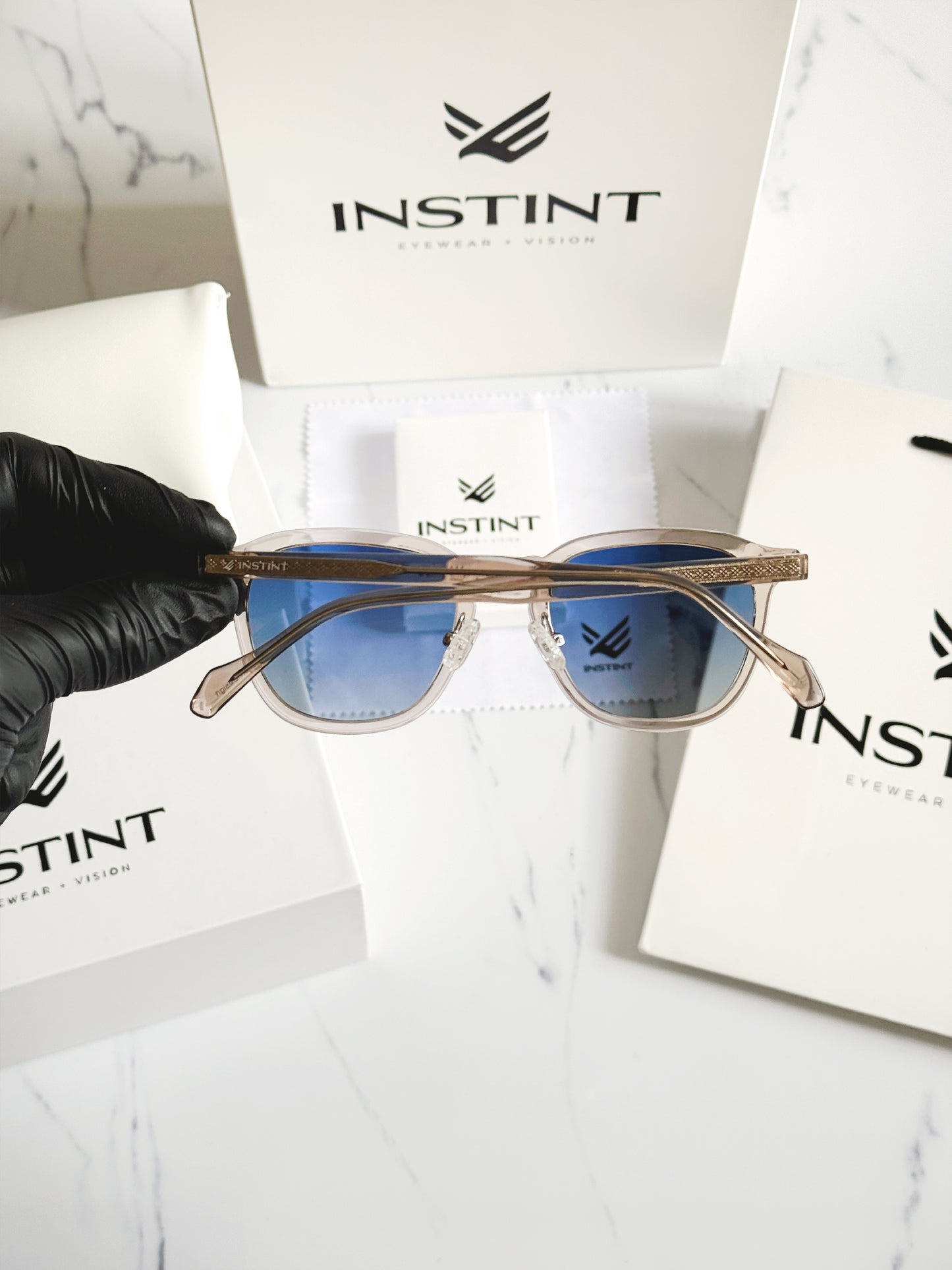 MALTA Blu — vista frontale con lenti polarizzate UV400
