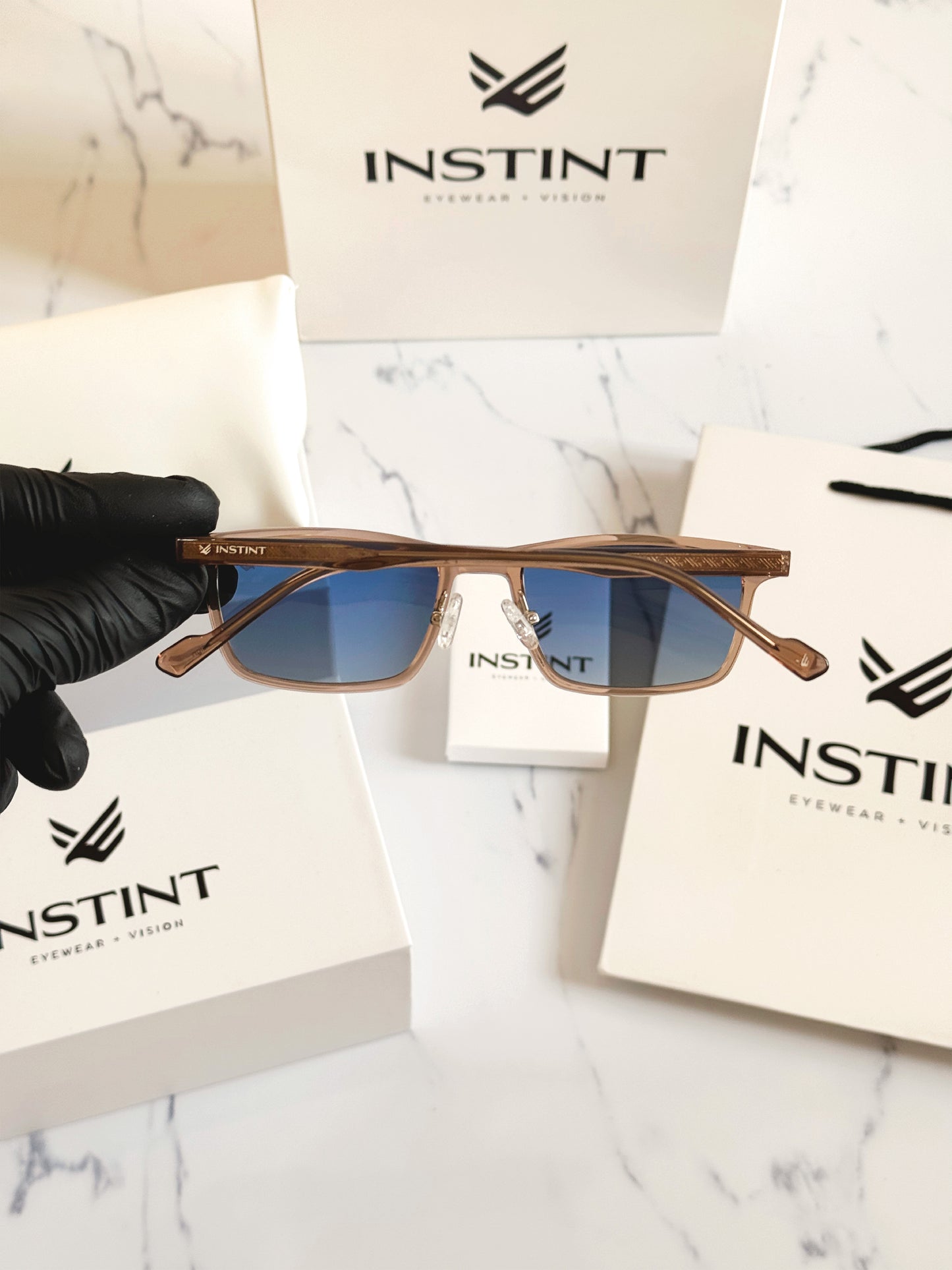 Occhiali da sole Portofino indossati — stile moderno e qualità premium